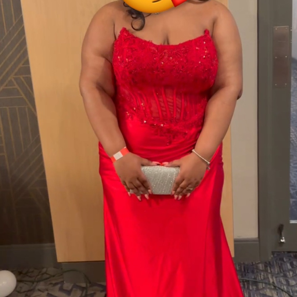 Red Spaghetti Strap Sleeveless Gown for Wedding Guest